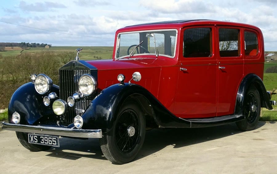 Red Rollers – H&H Classics Imperial War Museum Duxford sale on 29th March 2017 – 1990 Rolls-Royce Corniche III convertible estimated at £50,000 to £60,000 ($62,000 to $74,000, €58,000 to €69,000 or درهم228,000 to درهم273,000) – 1935 Rolls-Royce 20/25 limousine estimated at £24,000 to £26,000 ($30,000 to $32,000, €28,000 to €30,000 or درهم109,000 to درهم118,000)