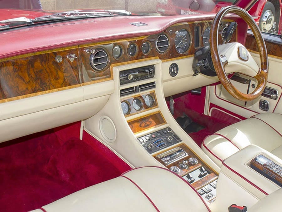 Red Rollers – H&H Classics Imperial War Museum Duxford sale on 29th March 2017 – 1990 Rolls-Royce Corniche III convertible estimated at £50,000 to £60,000 ($62,000 to $74,000, €58,000 to €69,000 or درهم228,000 to درهم273,000) – 1935 Rolls-Royce 20/25 limousine estimated at £24,000 to £26,000 ($30,000 to $32,000, €28,000 to €30,000 or درهم109,000 to درهم118,000)