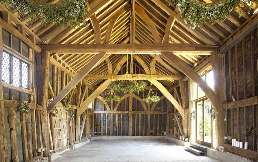 A £5 Million Fixer-Upper – Dean Farm, Long Bottom Lane, Jordans, Beaconsfield, Buckinghamshire, HP9 2UT – For sale for £5 million ($6.5 million, €5.9 million or درهم23.7 million) through The Frost Partnership