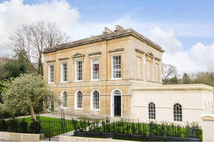 Domesticity on a Canal – Grade II* listed Cleveland House, Sydney Road, Bath, BA2 6NR – For sale for £3.5 million ($4.2 million, €4.5 million or درهم16.6 million) through Carter Jonas – Formerly known as Canal House and originally offices of Kennet & Avon Canal Company.