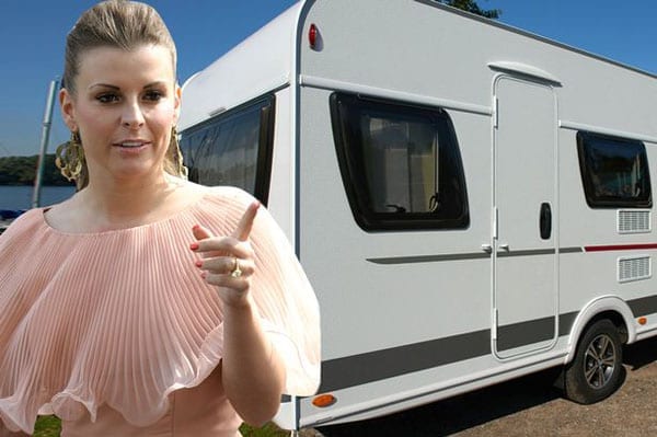 Caravan Coleen - Wayne and Coleen Ronney buy a caravan – They should have bought the entire park