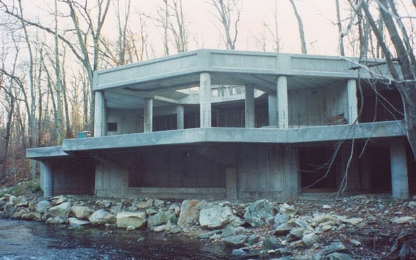 A Tremendous Triangle – Iconic modernist house at 160 Mill Road, New Canaan, Fairfield County, Connecticut, CT 06840, USA – Sixth of the Harvard Five architect John Black Lee (1924 – 2016) – The Triangle House – Originally priced at £1.2 million ($1.5 million or €1.4 million or درهم‎‎5.5 million) and has now been reduced by 60% to just £471,000 ($750,000 or €658,000 or درهم‎‎2.8 million)