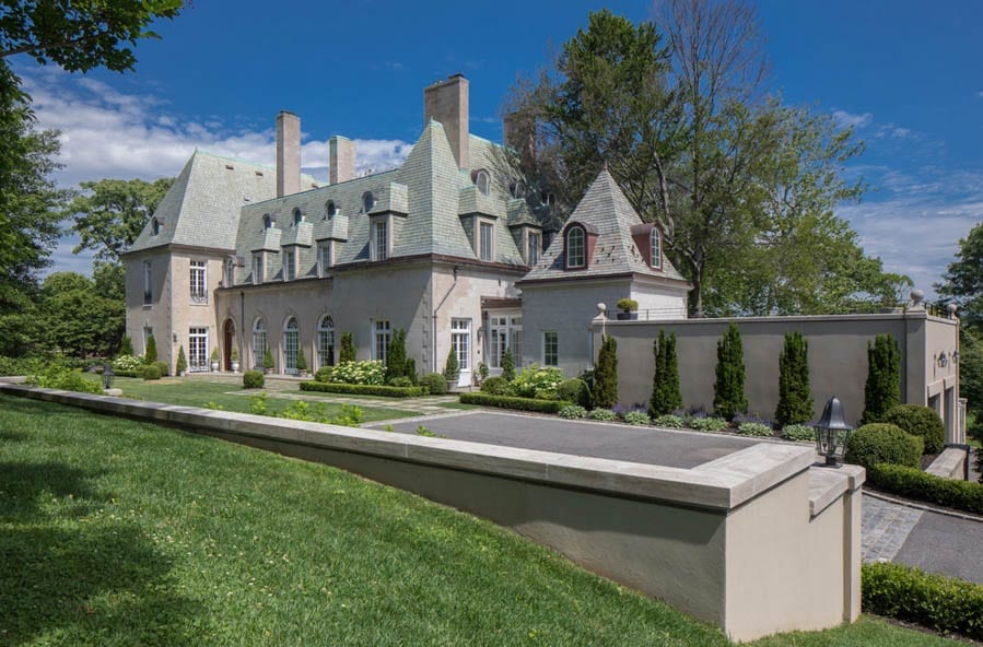 Big Shorting Gatsby – The Rumsey-Harriman Estate, 235 Middle Neck Road, North Shore, Long Island, Sands Point, NY 10050 – For sale for £13.1 million ($16.88 million, €14.2 million or درهم62 million) through Compass and Daniel Gale Sotheby’s International Realty – Owned by James and Chiara Mai of Cornwall Capital and said to be inspiration for Egg Point in F. Scott Fitzgerald’s The Great Gatsby.