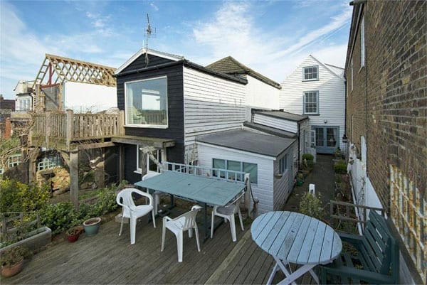 A beachside bargain – Island Wall, Whitstable, Kent – Weatherboarded beachside cottage for sale with Miles & Barr for just £695,000