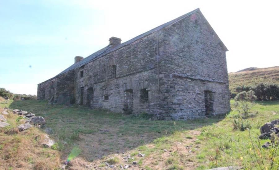A Pricey Doer-Upper – Derelict Uncle Monty-esque farmhouse in the countryside of the Lake District National Park World Heritage Site for sale for a staggering sum – Hard Crag, High Brow Edge, Backbarrow, Ulverston, Cumbria, LA12 8QY, United Kingdom – For sale for £795,000 ($1 million, €889,000 or درهم3.8 million) through Michael C. L. Hodgson