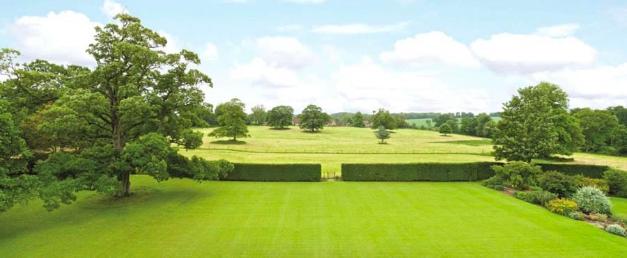 A Magnificent Manor – £8.5 million ($10.9 million, €10 million or درهم40.2 million) for Hinwick House, Podington, Wellingborough, Bedfordshire, NN29 7JE, United Kingdom through agents Savills – Grade I listed Queen Anne manor house in Bedfordshire for sale for a sum 41% lower than it was offered for in 2016.