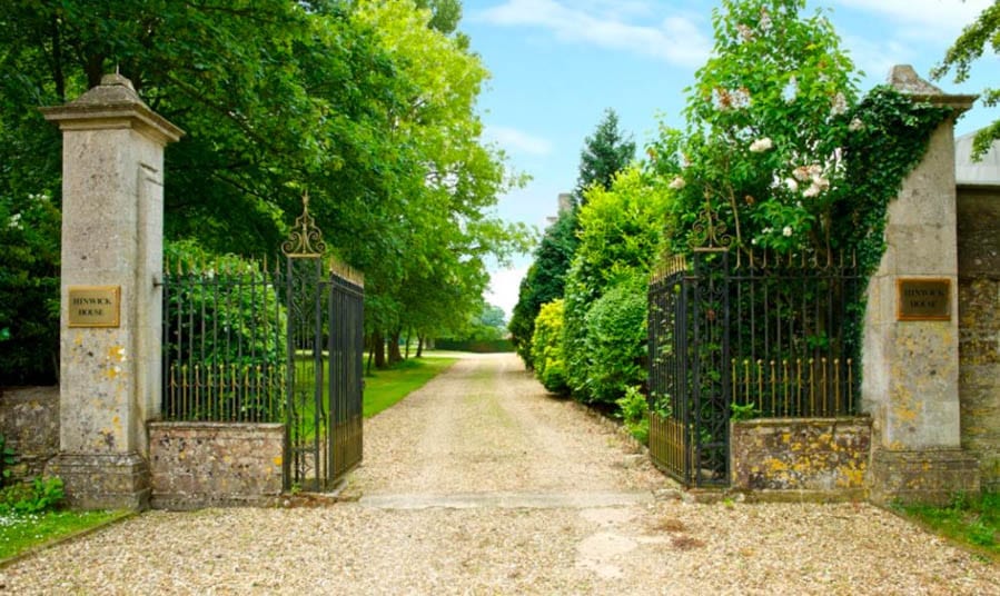 A Magnificent Manor – £8.5 million ($10.9 million, €10 million or درهم40.2 million) for Hinwick House, Podington, Wellingborough, Bedfordshire, NN29 7JE, United Kingdom through agents Savills – Grade I listed Queen Anne manor house in Bedfordshire for sale for a sum 41% lower than it was offered for in 2016.