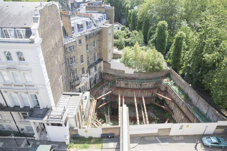 A Bastard of a Basement – 31 Brompton Square, Knightsbridge, London, SW3 2AE, United Kingdom – For sale through Savills for £25 million ($33.9 million, €28.4 million or درهم125 million) – Formerly owned by now jailed fraudster Achilleas Kallakis and also by Jonathan Hart, Lord Tanlow, the Hon. Michael Astor, Dora and Mary de Beer and Henry Luttrell.
