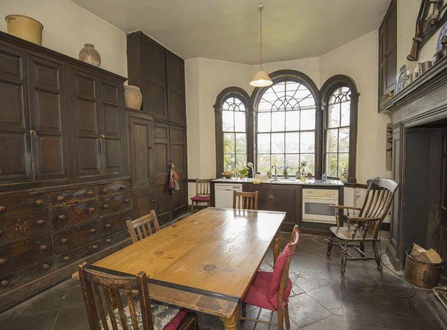 Mucking Up A Manor – Grade II* listed Wordsley Manor, Meadowfields Close, Stourbridge, DY8 5AD, West Midlands, United Kingdom – For sale with The Lee, Shaw Partnership for £350,000 ($451,000, €402,000 or درهم1.65 million)