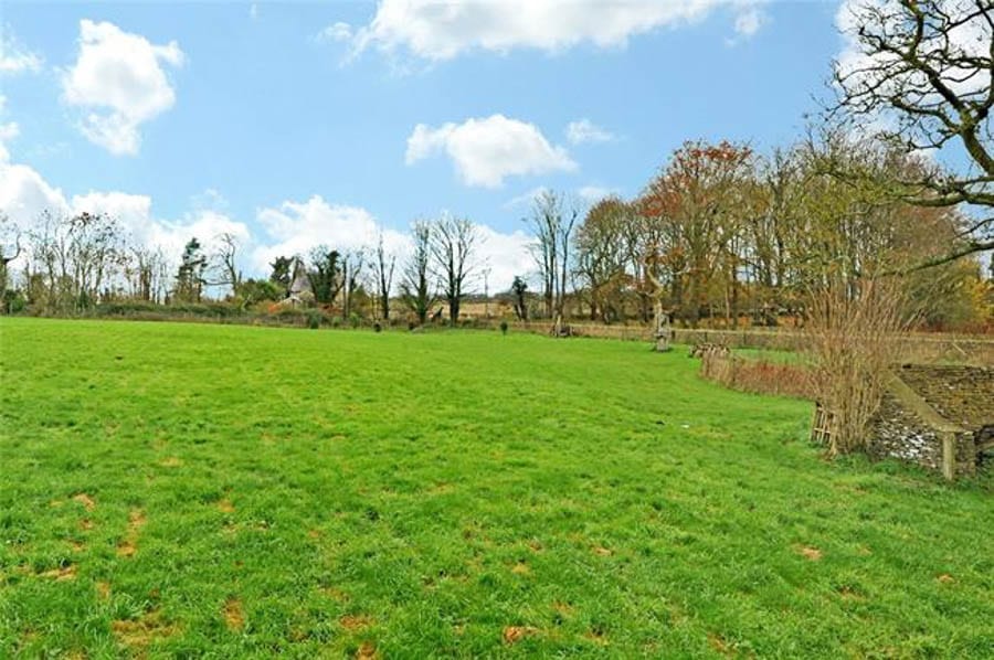 Finding Fruit – Hermitage Court, Canon Pyon, Herefordshire, HR4 8NN – Organic fruit farm for sale with Fisher German for £2.25 million ($2.88 million, €2.69 million or درهم10.58 million)