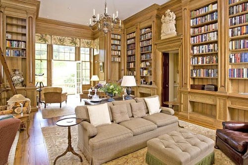 A reception room in Eilean Aigas House