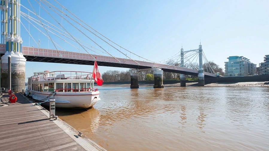 Cheap in Chelsea – Price of Chelsea house cut from £1m to £290k – A home in Chelsea for £170 per square foot? Such can be found in the form of the MS Mouette, a converted ferry moored at Cadogan Pier, London, SW3.