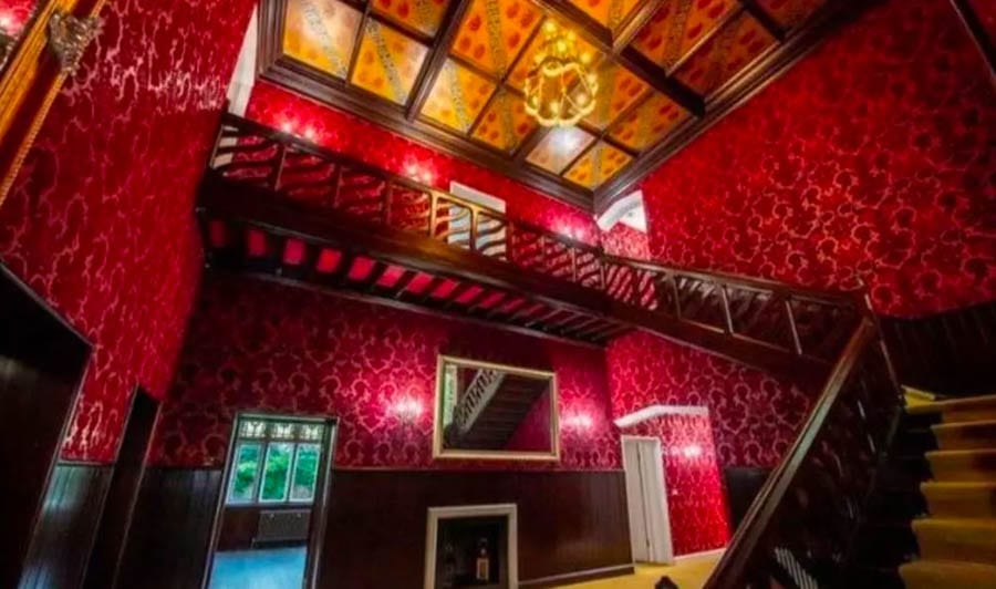 Pugin & Panic – £9,000 per month for Oswaldcroft, Woolton Road, Woolton, Childwall, Liverpool, L16 8NG, United Kingdom through Denton Clark Rentals – Pugin designed mansion with two panic rooms for rent in Liverpool; its décor leaves a lot to be desired but it does come with a beer pump.