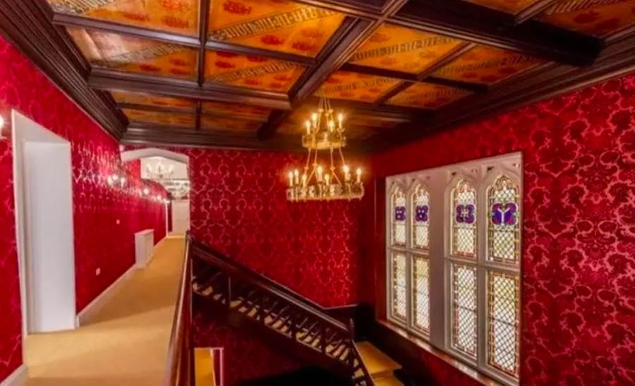 Pugin & Panic – £9,000 per month for Oswaldcroft, Woolton Road, Woolton, Childwall, Liverpool, L16 8NG, United Kingdom through Denton Clark Rentals – Pugin designed mansion with two panic rooms for rent in Liverpool; its décor leaves a lot to be desired but it does come with a beer pump.