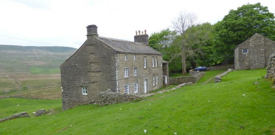 A Refuge for the Reds – High Houses, Snaizeholme, Hawes and High Abbotside, Richmondshire, North Yorkshire, DL8 3NB, United Kingdom – For sale for £325,000 ($421,000, €375,000 or درهم1.5 million) through J. R. Hooper & Co.