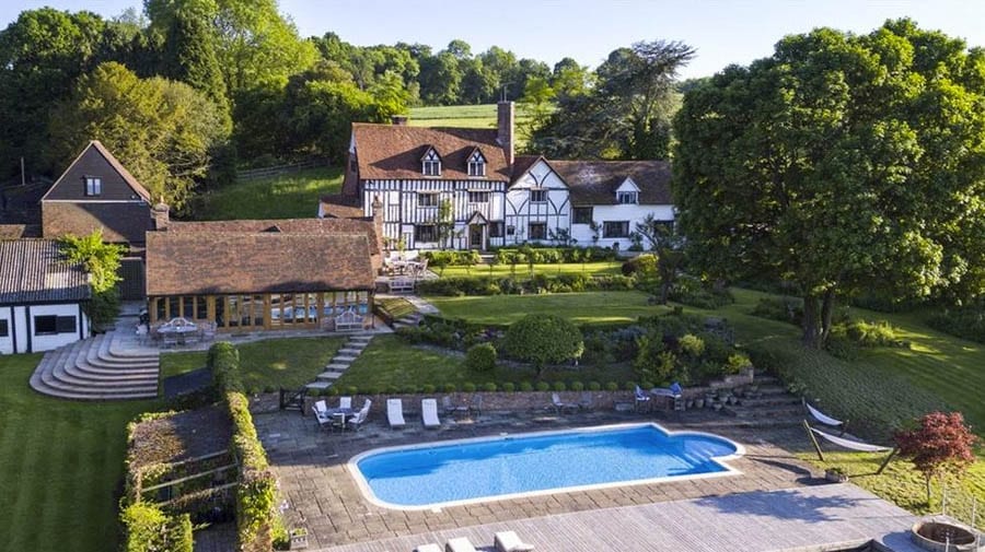 Mr Men & Mr Mills – Sussex House Farm, Hartfield Road, Cowden, Kent, TN8 7DX, United Kingdom – For sale for £5.5 million today with 203.77 acres ($7.1 million, €6.2 million or درهم26.1 million) through Knight Frank – Former home of Academy Award winning actor Sir John Mills CBE (1908 – 2005) in the 1950s and 1960s and children’s author and illustrator Roger Hargreaves (1935 – 1988) from 1982 to 1988