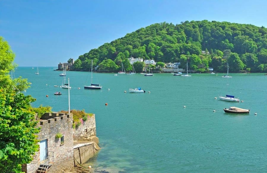 Ratty on The River – A dream house for ‘The Wind In The Willows’ character Ratty; Devon boathouse for sale for £2.5 million – The Boathouse, Beacon Road, Kingswear, Devon, TQ6 0BS, United Kingdom – For sale through Savills for £2.5 million ($3.5 million, €2.9 million or درهم12.9 million)