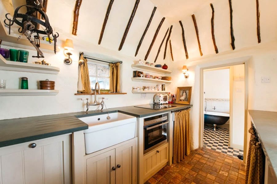 A Hovel House – Not so miserable looking house named ‘The Hovel’ on the quaintly named ‘Duck Lane’ for sale for virtually the same price as in 2005 – £400,000 for The Hovel, Duck Lane, Ludgershall, Aylesbury, Buckinghamshire, HP18 9XZ through agents Michael Graham in November 2019.