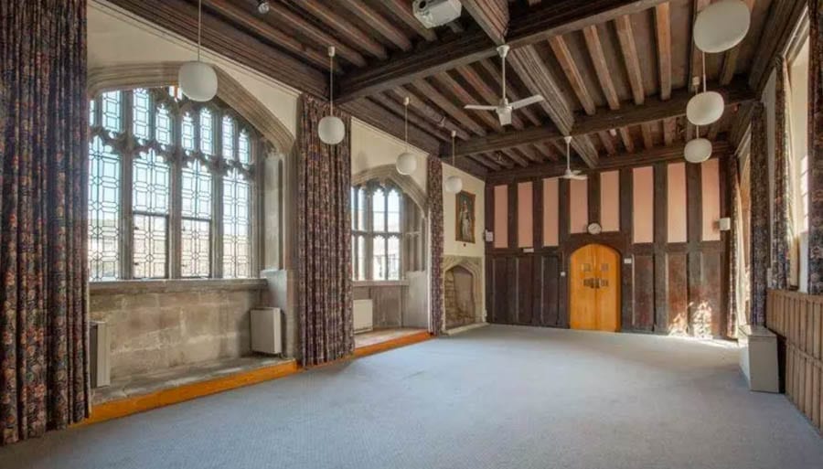 A Dean’s Palace – £2.5 million for The Old Deanery, Wells, Somerset, United Kingdom, BA5 2UG – Lodestone Property offer The Old Deanery with a guide price of £2.5 million ($3.2 million, €2.8 million or درهم11.7 million) and seek best and final offers by 12 noon on Thursday 12th September 2019.