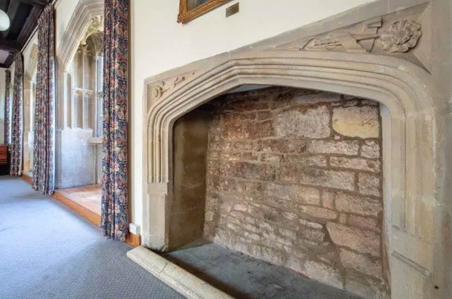 A Dean’s Palace – £2.5 million for The Old Deanery, Wells, Somerset, United Kingdom, BA5 2UG – Lodestone Property offer The Old Deanery with a guide price of £2.5 million ($3.2 million, €2.8 million or درهم11.7 million) and seek best and final offers by 12 noon on Thursday 12th September 2019.