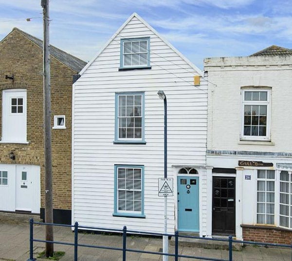 A beachside bargain – Island Wall, Whitstable, Kent – Weatherboarded beachside cottage for sale with Miles & Barr for just £695,000