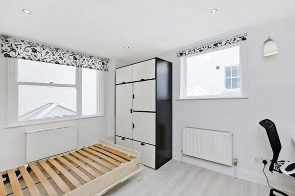 Room to swing a cat – £350,000 studio flat in SW7 – Queen’s Gate, South Kensington, London – Douglas & Gordon – For sale