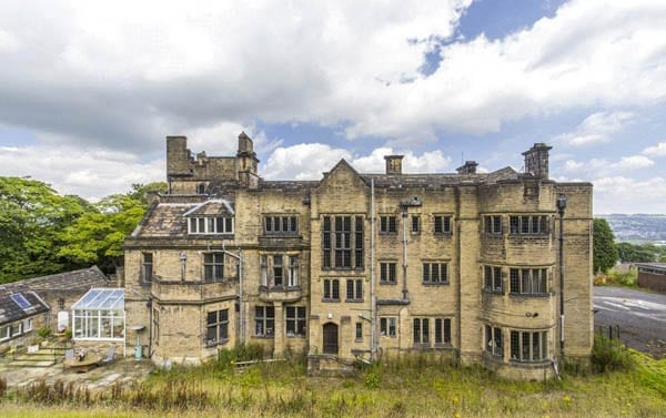 An unlucky mansion – Whinburn Hall, Hollins Lane, Utley, Keighley, West Yorkshire, BD20 6LU – On the market for £1.45 million in 2016; marketed in 2007 for £1.5 million (or the equivalent of £1.88 million today)
