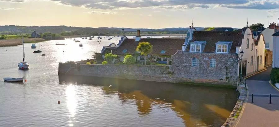 Waterside Wixels – Stunning converted sail loft and “local landmark” in “the best position” in Topsham, Devon for sale for £3.5 million – £3.5 million for Wixels, Ferry Road, Topsham, Devon, EX3 0JH, United Kingdom through Knight Frank.