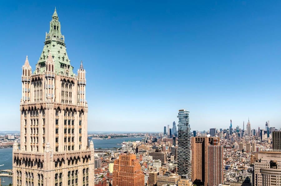 A Castle of Commerce – £60.3 million ($79 million, €70.6 million or درهم290.1 million)for penthouse at Woolworth Tower Residences, Woolworth Building, 2 Park Place, 233 Broadway, New York, United States of America – Penthouse in “the cathedral of commerce” that is the Woolworth Building in NYC for sale for £60min spite of just being a raw space.