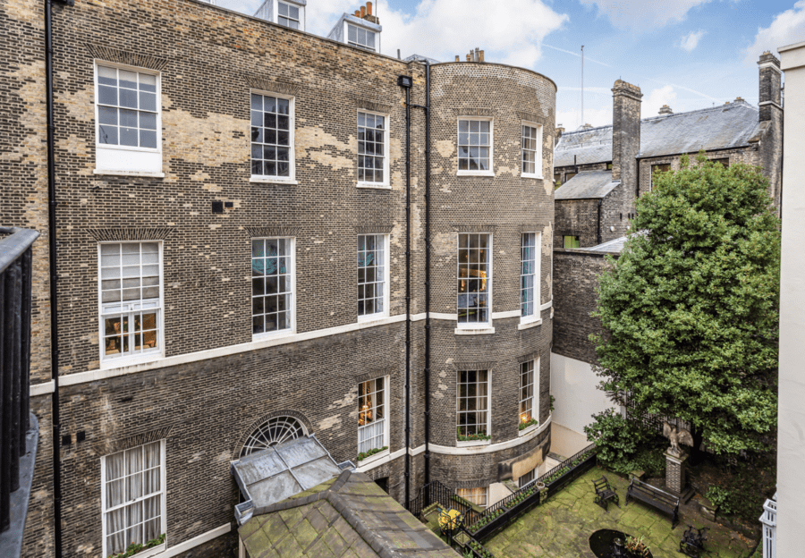 A Set fit for a Peacock – £925,000 for Albany ‘set’ of Christopher Gibbs – Unmodernised ‘set’ in “rule-ridden” Albany, Piccadilly that was the London home of eccentric antiques dealer and ‘King of Chelsea’ Christopher Gibbs for sale – £925,000 for L6 Albany, Albany Courtyard, Piccadilly, Mayfair, London, W1J 0AZ, United Kingdom through GreenHunt.