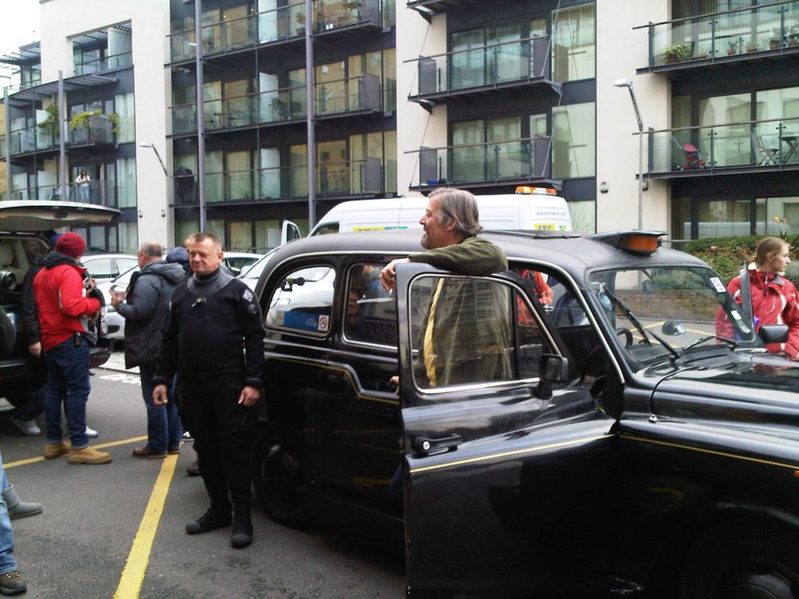 A Meterless Cab – 2006 London Taxi International TXII Gold to be auctioned by Bonhams at their online Bicester sale on 30th May 2020 with an estimate of £12,000 to £18,000 ($14,700 to $22,000, €13,600 to €20,400 or درهم53,900 to درهم80,900) – Black cab that has never carried a paying passenger to be auctioned; originally owned by construction giants Sir Robert McAlpine Ltd.