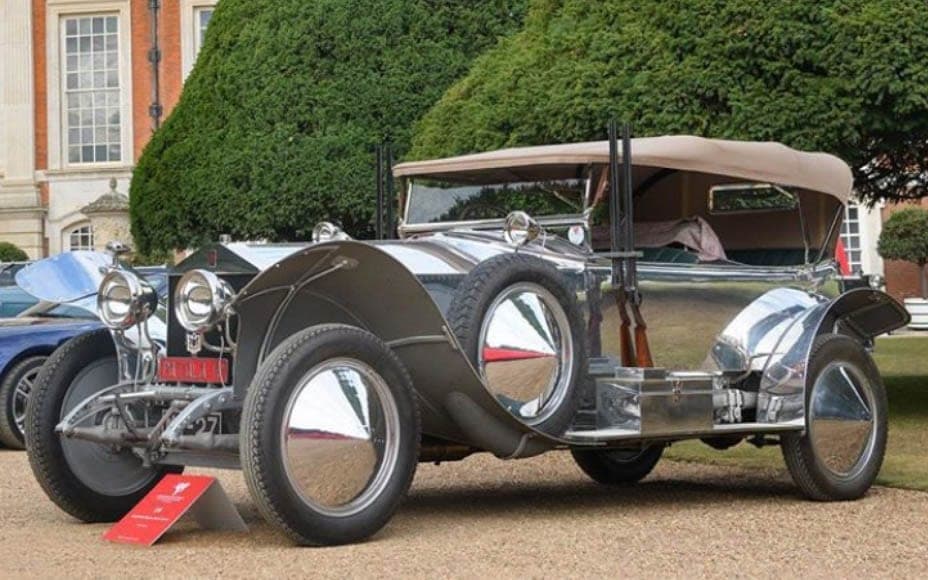 Motoring Elegance – Matthew Steeples selects highlights from the 2019 Concours of Elegance at Hampton Court Palace.