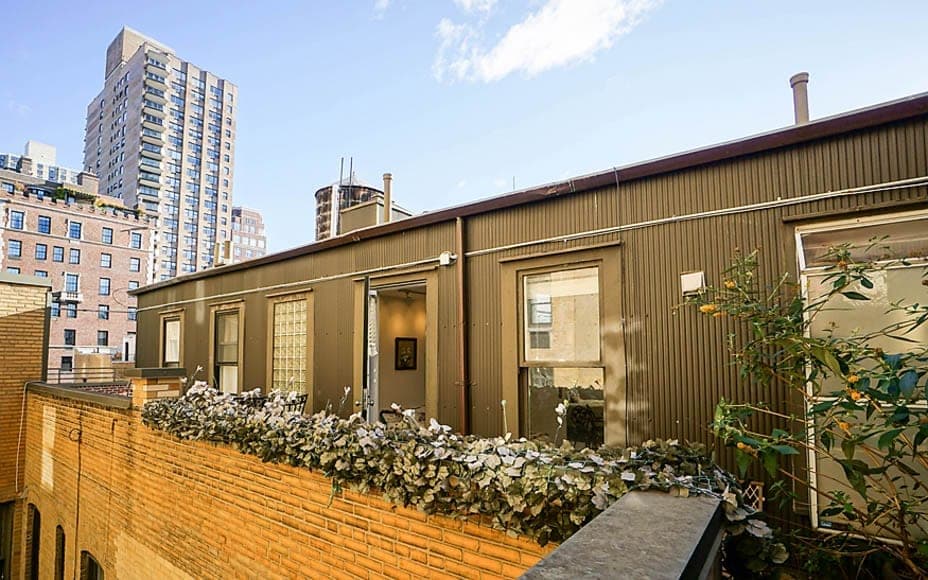 Viewing Auntie – Penthouse flat at Ambika House, 9 – 11 Portland Place, London, W1B 1PR – Reduced in price from £20 million ($25.3 million, €23.4 million or درهم93 million) to £17.95 million ($22.7 million, €21 million or درهم83.3 million) – Ian Green Residential – Angad Paul suicide, 8th November 2015
