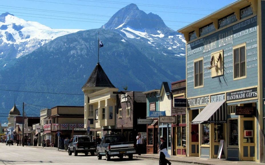 A Newspaper for Nowt – Skagway News offered for sale for $0 – Alaska newspaper offered for sale; the “unbeatable price” of $0 provides indication of the decline of the printed press.