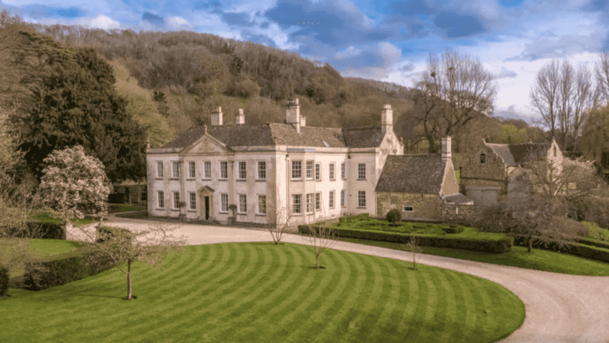 Moving On Piers Court