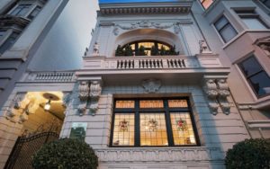 Sir Arthur Conan Doyle did NOT live here – #4, 2151 Sacramento St, San Francisco, CA 94109, USA – For sale through Joel Goodrich for £2.637 million ($3.698 million, €2.979 million or درهم13.581 million) – San Francisco condominium with a plaque that falsely claims Sir Arthur Conan Doyle lived there for sale for £2.6m; it was actually home to a whackjob doctor named Dr Albert Abrams who believed he could cure any disease