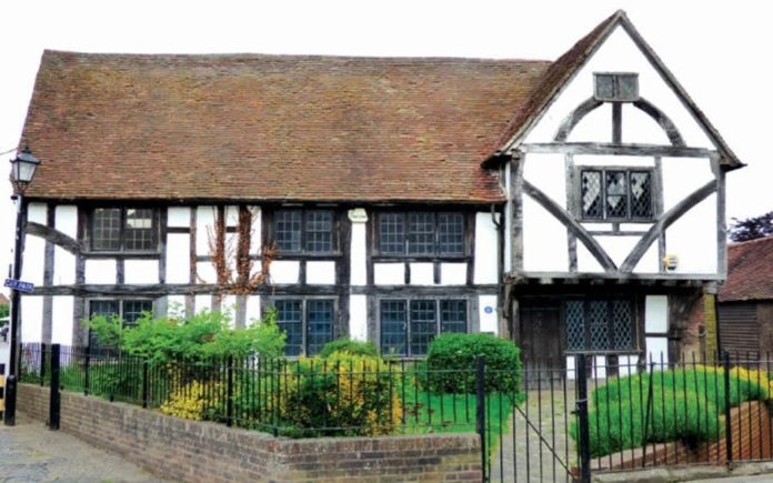 A House of Hide – Tanyard House, 92 High Street, Edenbridge, Kent, TN8 5AR – To be auctioned by Savills with an estimate of £415,000 ($536,000, €477,000 or درهم1.97 million) on 19th June 2017.