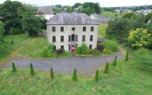 A Cheap Mansion – Georgian stately home Frybrook House, Bridge Street, Boyle, Macmoye, County Roscommon, F52 AP6, Ireland – For sale through REA Seamus Carthy for £136,000 ($179,000, €150,000 or درهم658,000).