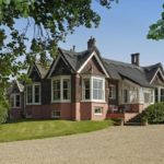 A-cultural-cottage-Snape-Bridge-House-1