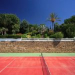 A-tennis-court-is-to-be-found-within-the-15-acre-grounds-1