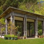 Additional-accommodation-is-provided-in-the-form-of-a-boathouse-and-studio-1