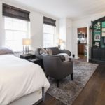Agents-Wetherell-suggest-the-compact-flat-would-be-ideal-for-an-adroit-buyer-who-will-perhaps-view-it-as-an-alternative-to-a-hotel-suite-1