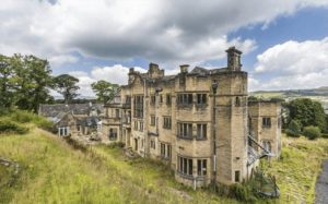 An unlucky mansion – Whinburn Hall, Hollins Lane, Utley, Keighley, West Yorkshire, BD20 6LU – On the market for £1.45 million in 2016; marketed in 2007 for £1.5 million (or the equivalent of £1.88 million today)