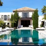 Bang-Bang-Exterior-550-Day