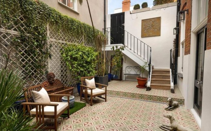 A Big Priced Basement – Basement flat at 62 Cadogan Square, Knightsbridge, London, SW1X 0EA – £6.25 million ($8.01 million, €7.35 million or درهم29.42 million) through Strutt & Parker