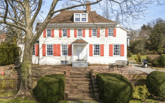 A Dutch Delight – Cornelius Van Wyck House, 126 West Drive, Little Neck Bay, Douglas Manor, Douglaston, Queens, NY 11363, United States of America – For sale for £2.59 million ($3.25 million, €3.05 million or درهم11.94 million) through Daniel Gale Sotheby’s International Realty