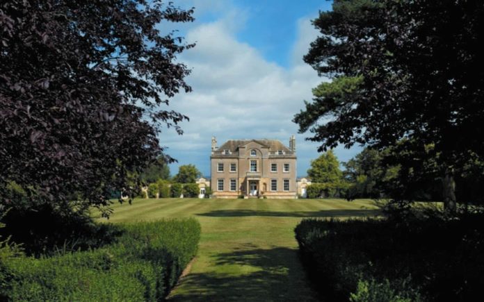 Fun at Faringdon – Faringdon House, Faringdon, Oxfordshire, SN7 8AE – To rent for £12,000 per month ($15,400, €14,200 or درهم56,700) through Knight Frank – Home of writer Sofka Zinovieff, former home of eccentrics 14th Lord Berners and Robert ‘The Mad Boy’ Heber-Percy, built for poet Sir Henry Pye.