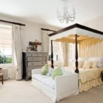 Four-poster-bed-550