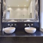 Good-taste-clearly-was-thrown-out-with-the-bath-water-in-this-bathroom-1