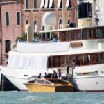 Vanessa Paradis and children disembark Vajoliroja, Venice